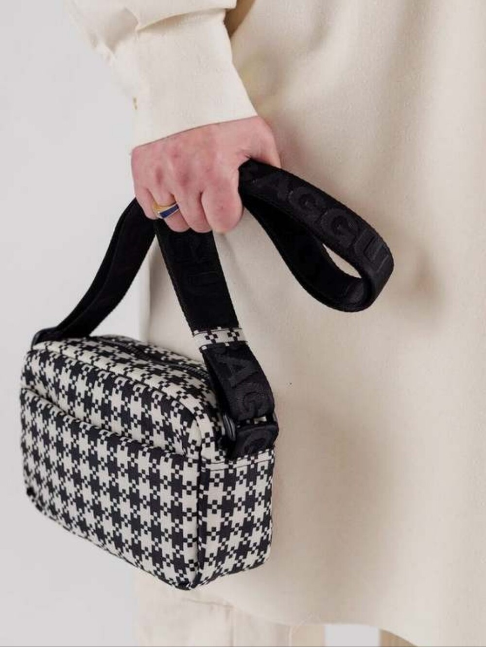 Baggu Pixel Gingham Crossbody Camera Black & Cream Off-White